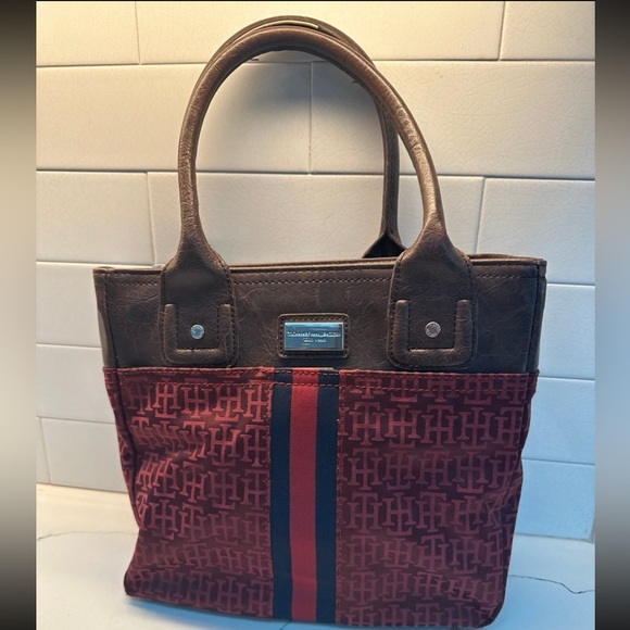 Tommy Hilfiger tote style bag in burgundy with leather trim. EUC - Picture 1 of 8